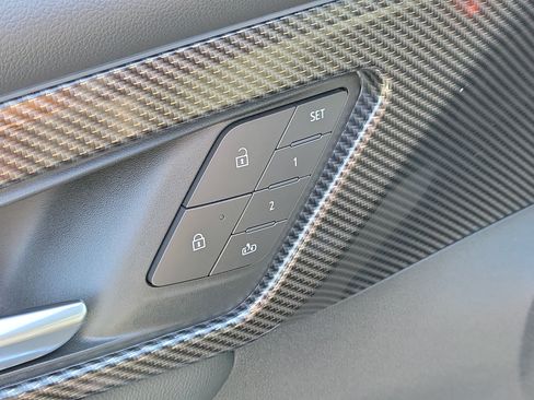 Used 2025 Chevrolet Traverse High Country w/ LPO, Floor Liner Package FWD image 19