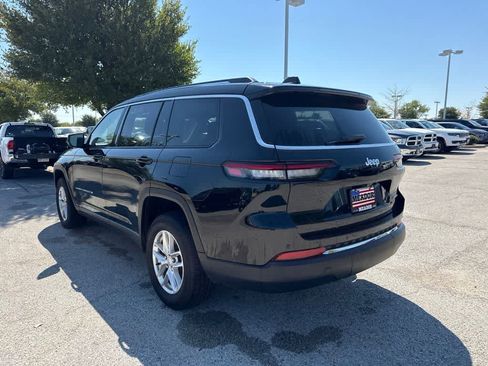 Used 2023 Jeep Grand Cherokee L Laredo RWD image 3