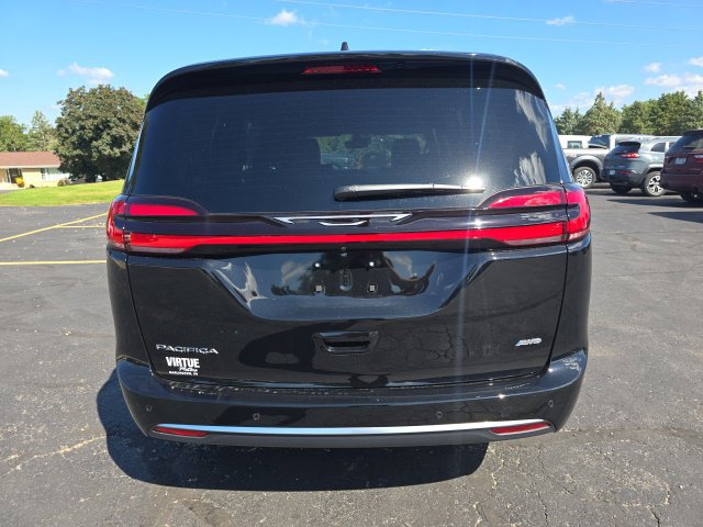 New 2027 Chrysler Pacifica Select AWD/4WD image 7