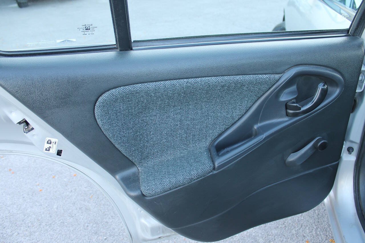Used 2005 Chevrolet Cavalier Sedan w/ Preferred Equipment Group FWD image 22