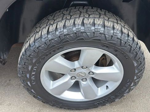 Used 2016 RAM 1500 Classic SLT AWD/4WD image 9
