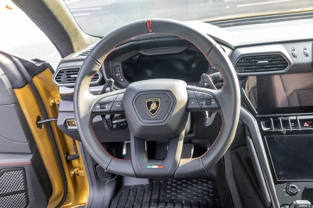 Used 2024 Lamborghini Urus S AWD/4WD image 22