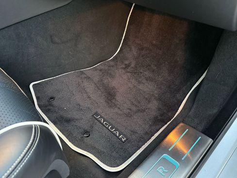 Used 2015 Jaguar XJ Supercharged image 24