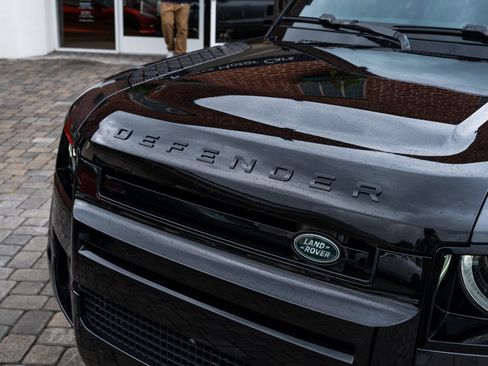 Used 2025 Land Rover Defender 110 X image 6