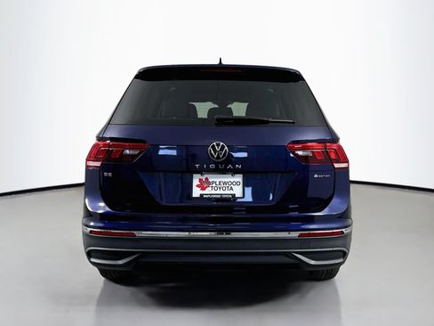 Used 2022 Volkswagen Tiguan SE w/ Panoramic Sunroof Package AWD/4WD image 6