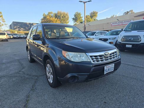 Used 2013 Subaru Forester 2.5X image 3