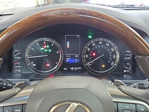 Used 2019 Lexus LX 570 4WD w/ Luxury Package image 23