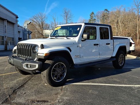 Used 2022 Jeep Gladiator Overland w/ Popular Equipment Package image 3
