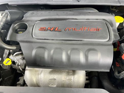 Used 2022 Jeep Compass Latitude w/ Sun and Sound Group AWD/4WD image 28