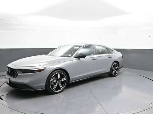 Used 2024 Honda Accord Sport image 10