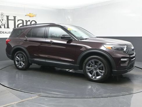Used 2023 Ford Explorer XLT w/ Equipment Group 202A AWD/4WD image 6