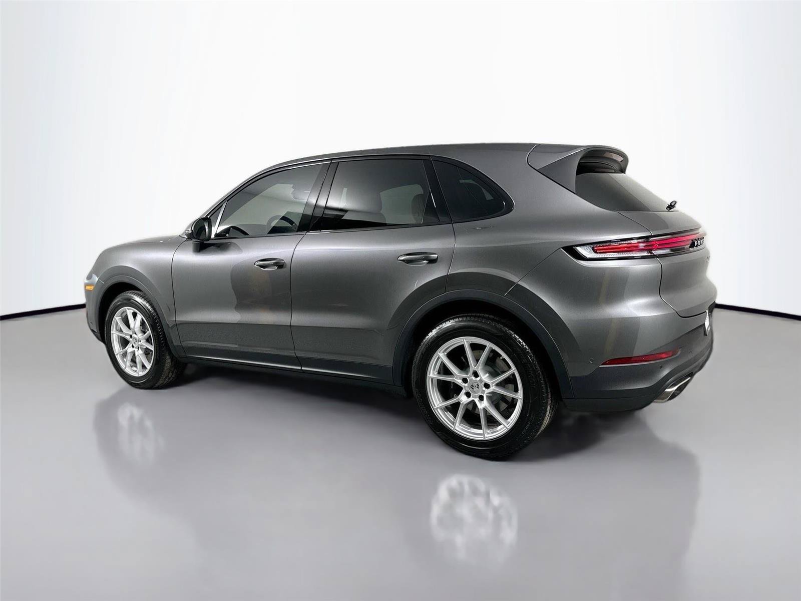 Certified 2026 Porsche Cayenne AWD/4WD image 3