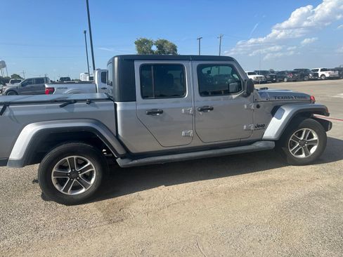 Used 2021 Jeep Gladiator Sport AWD/4WD image 6