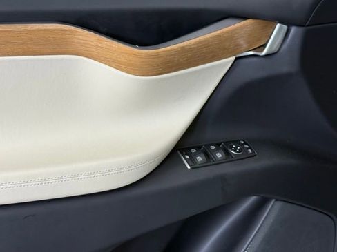 Used 2020 Tesla Model X Long Range image 12