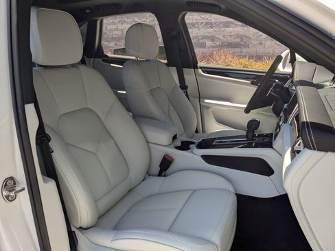 New 2026 Porsche Macan AWD/4WD image 26