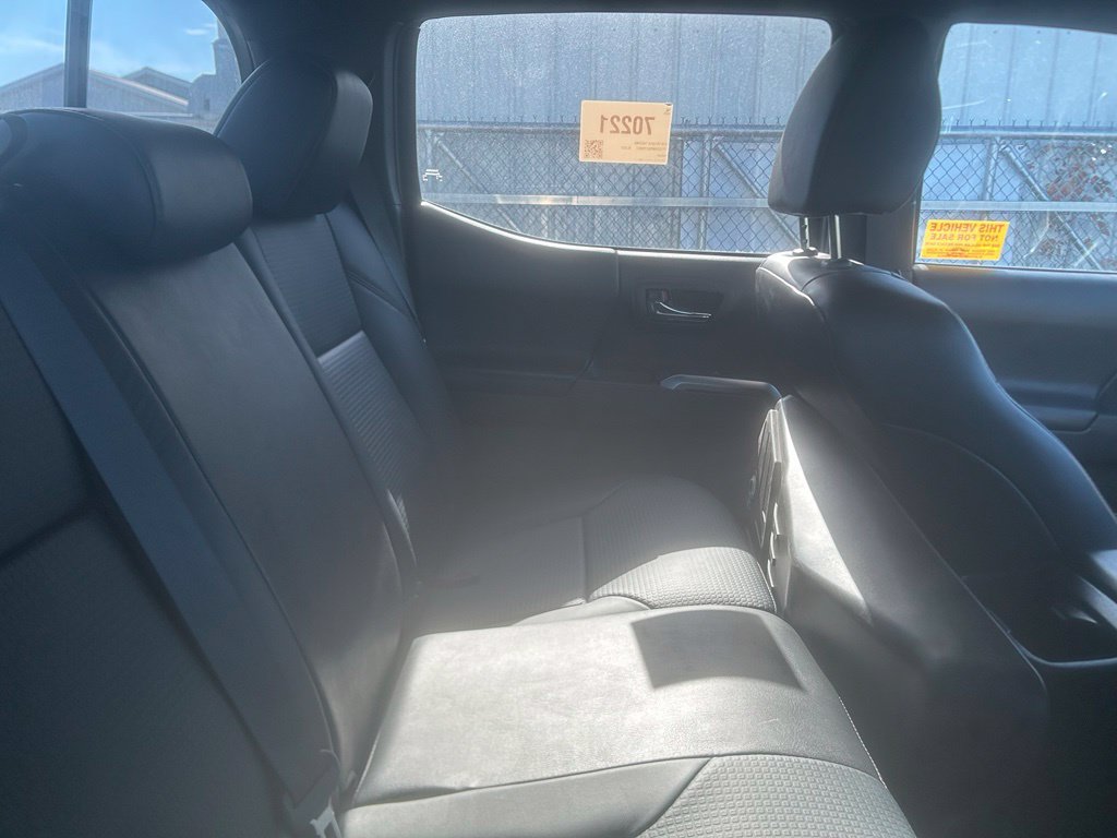 Used 2019 Toyota Tacoma Limited AWD/4WD image 9