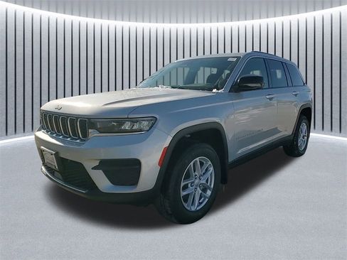 New 2025 Jeep Grand Cherokee Laredo X w/ Luxury Tech Group I image 16