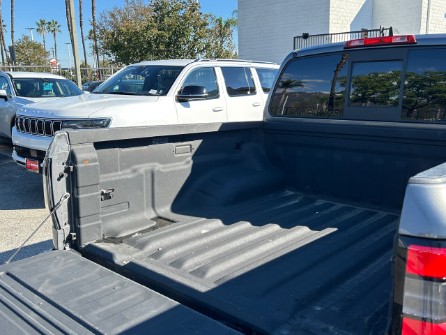 Used 2022 Nissan Frontier SV RWD image 9