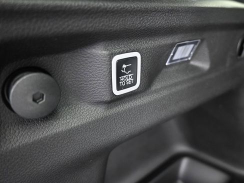 Used 2025 Jeep Grand Cherokee L Limited w/ Black Appearance Package image 37