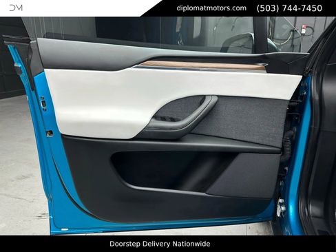 Used 2023 Tesla Model X image 32