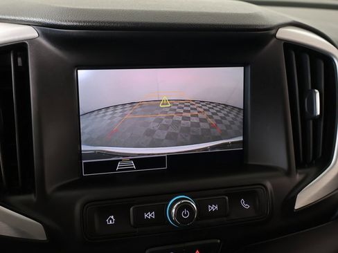 Used 2024 GMC Terrain SLE w/ Driver Convenience Package image 6