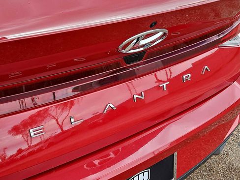 Certified 2023 Hyundai Elantra SEL w/ Convenience Package image 12