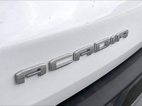 Used 2025 GMC Acadia Elevation image 31