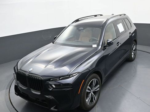 Used 2025 BMW X7 xDrive40i w/ M Sport Package image 33