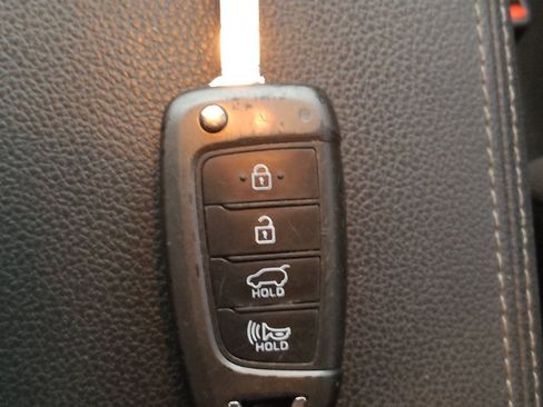 Used 2018 Hyundai Elantra GT FWD image 32