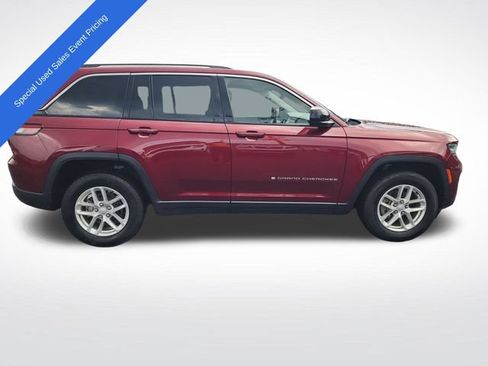 Used 2023 Jeep Grand Cherokee Laredo AWD/4WD image 7