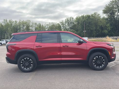 Used 2024 Chevrolet Traverse Z71 w/ Enhanced Driving Package AWD/4WD image 25