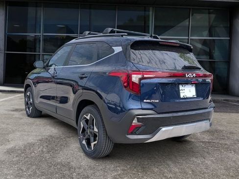 New 2026 Kia Seltos EX FWD image 3