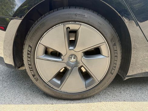 Used 2023 Tesla Model 3 Standard Range RWD image 17
