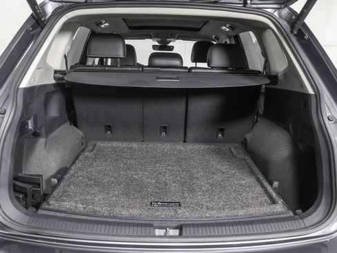 Used 2024 Volkswagen Tiguan SE w/ Panoramic Sunroof Package AWD/4WD image 40