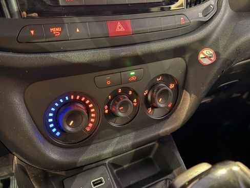 Used 2022 RAM ProMaster City Tradesman image 19