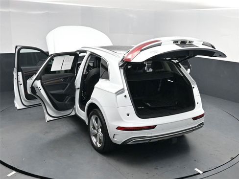 Used 2021 Audi Q5 Premium Plus w/ Premium Plus Package image 15