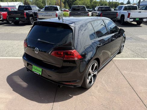 Used 2017 Volkswagen GTI SE FWD image 6