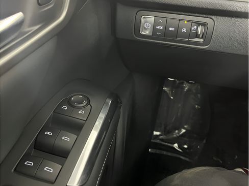 Used 2025 Chevrolet Traverse LT AWD/4WD image 23