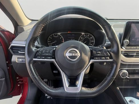 Used 2023 Nissan Altima 2.5 SR FWD image 12