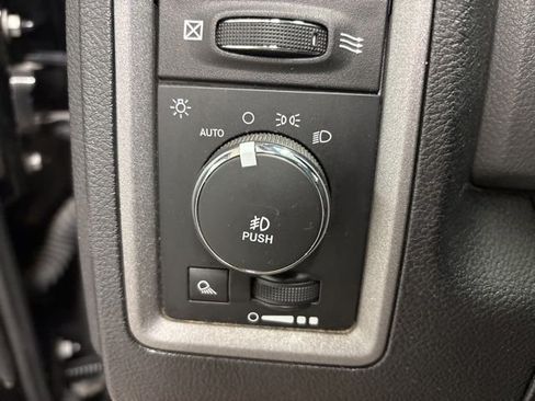 Used 2017 RAM 1500 Express AWD/4WD image 15