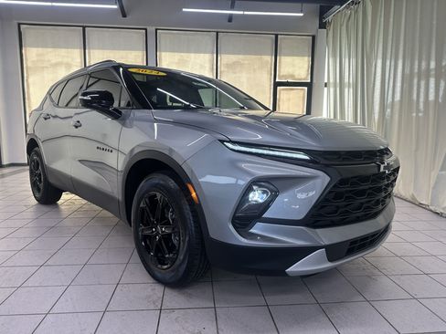 Used 2024 Chevrolet Blazer LT w/ Sound & Technology Package AWD/4WD image 2