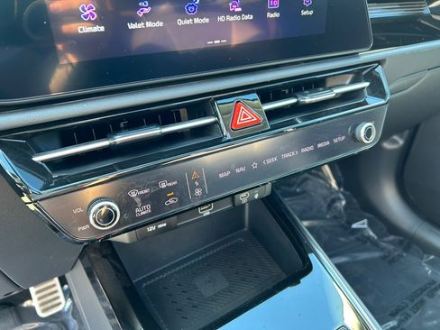 Used 2023 Kia Niro Wave image 25