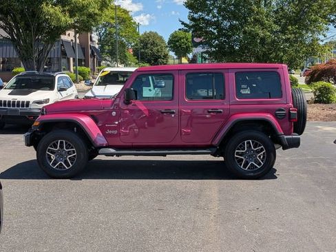 Used 2024 Jeep Wrangler Unlimited Sahara w/ Technology Group AWD/4WD image 6