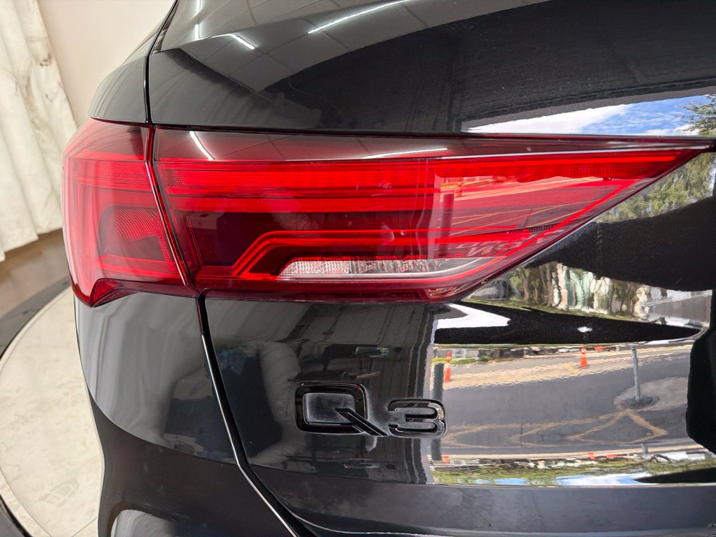 Used 2024 Audi Q3 2.0T Premium Plus w/ Premium Plus Package AWD/4WD image 12