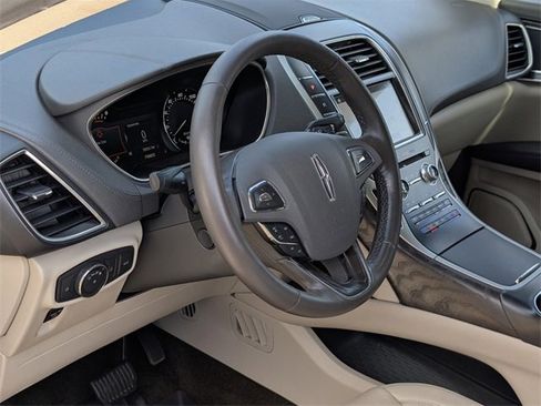 Used 2018 Lincoln MKX Reserve w/ Lincoln MKX Climate Package image 24