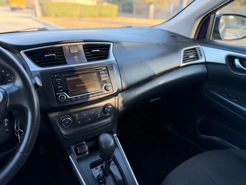 Used 2018 Nissan Sentra S image 19