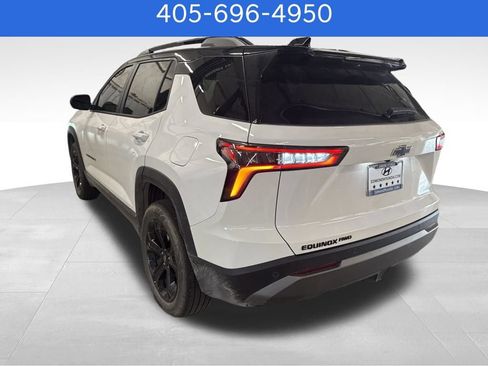 Used 2025 Chevrolet Equinox LT w/ Midnight Edition AWD/4WD image 4