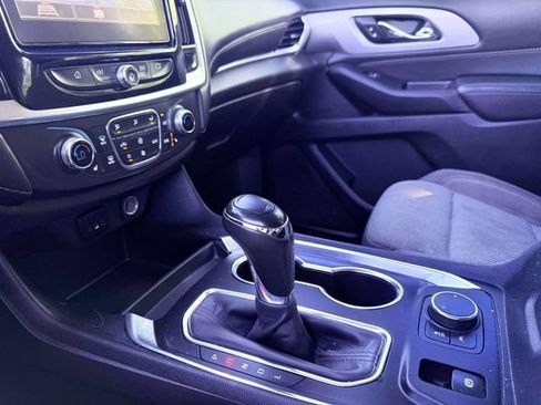 Used 2020 Chevrolet Traverse LT FWD image 31