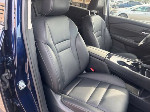 Used 2026 Nissan Rogue SL FWD image 38