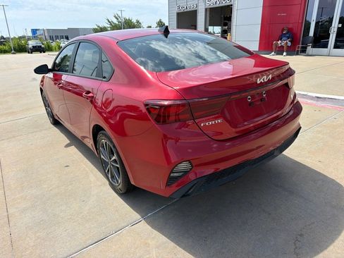 Used 2024 Kia Forte LXS w/ LXS Technology Package FWD image 3